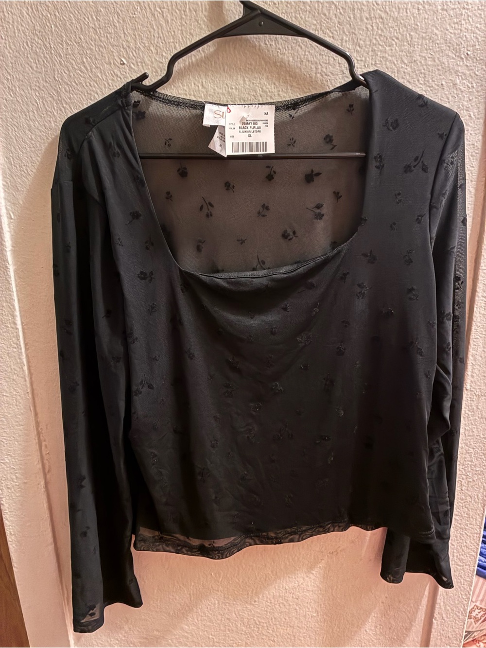 Starlet Women’s Black floral Top